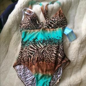 Yachbay One-Piece Women's Swimsuit with Animal Print
